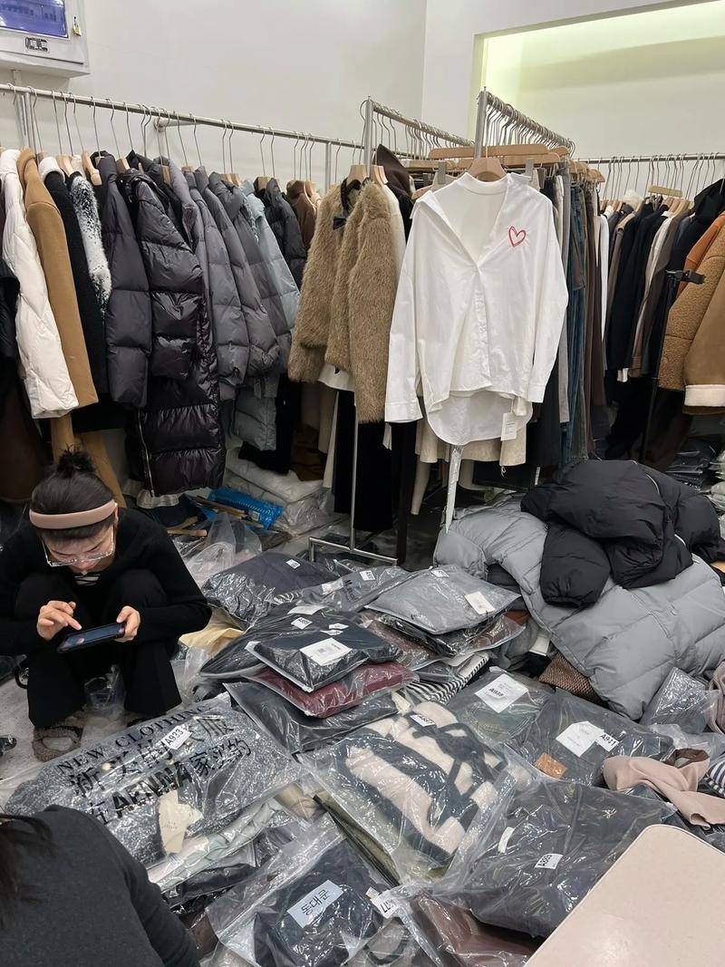 服裝尾貨批發 2025 最新排名:高銷量品牌 top5 榜單公布_客戶_星選_環